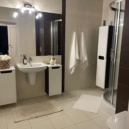 Center - With Free Parking Apartment Warschau