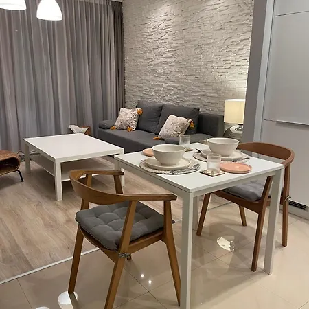 Center - With Free Parking *